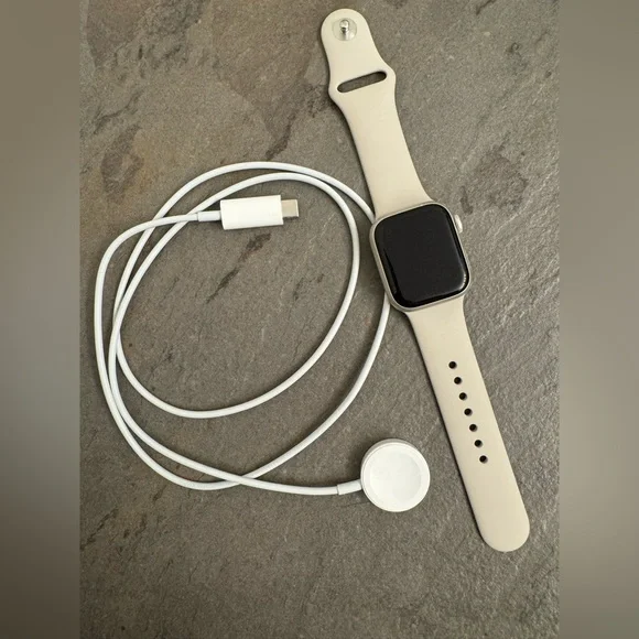 Apple Watch Series 7 41MM Smart Watch GPS/Cellular Aluminum Case Starlight - Picture 1 of 6